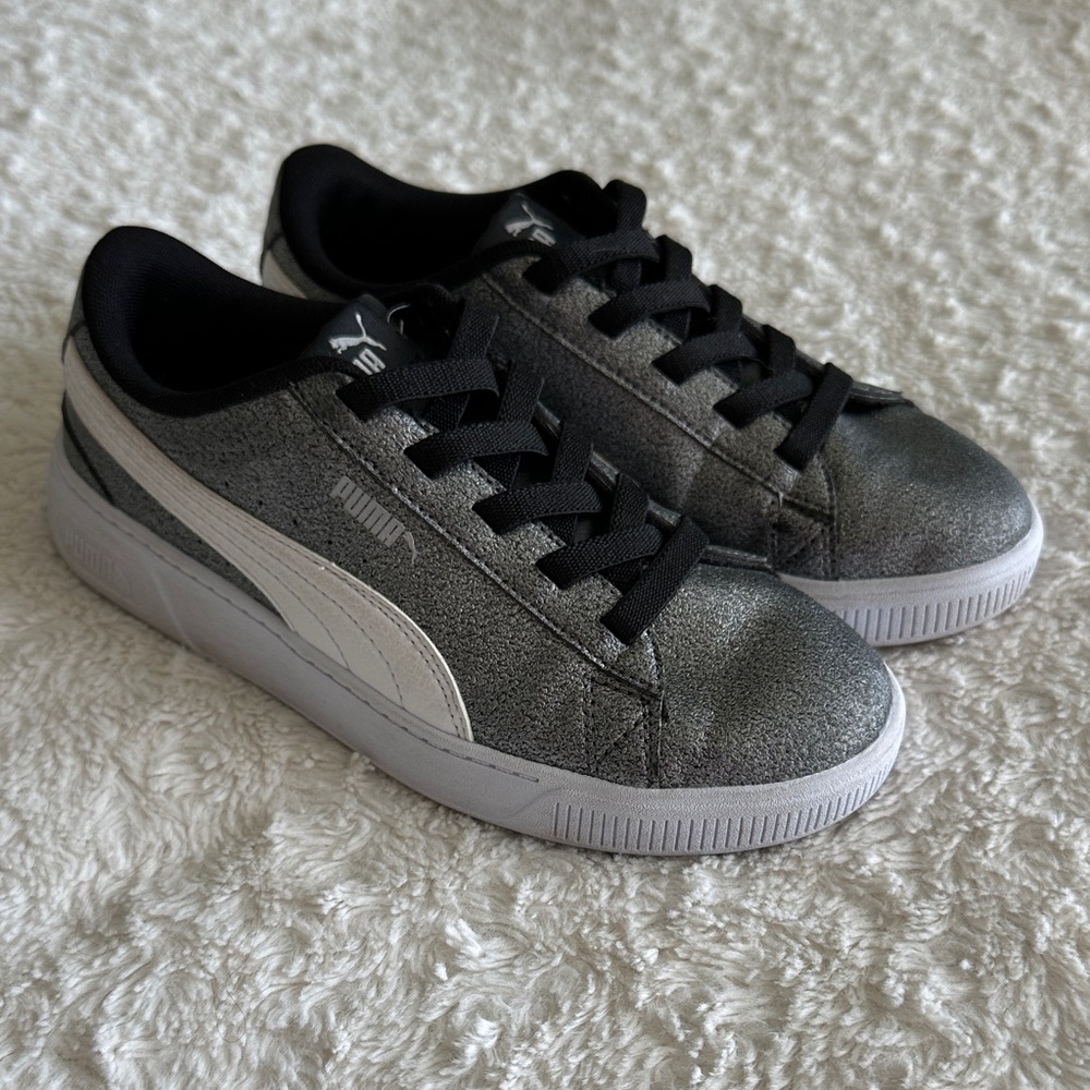 Puma girls size 3.5 Vikky V3 Glitz dark silver black metallic slip on sneakers